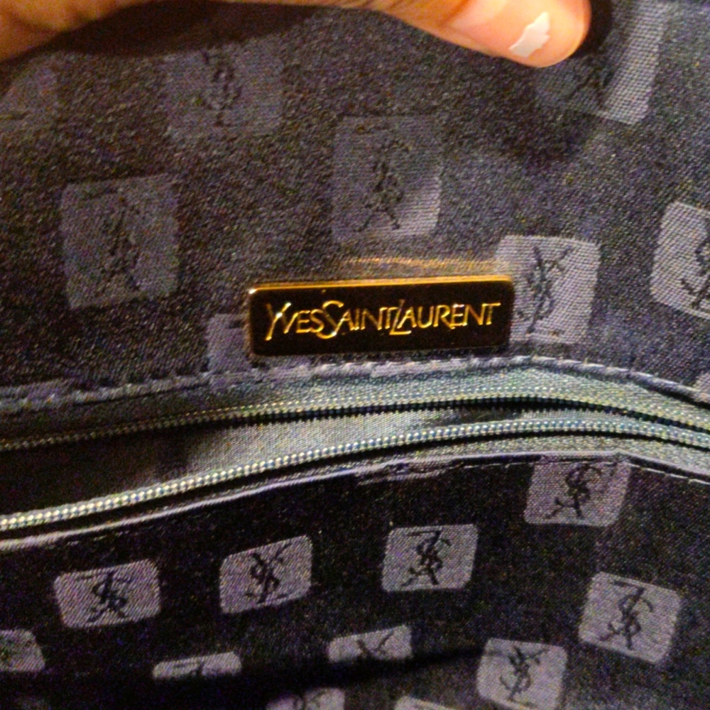Yves Saint Laurent YSL White and Navy Shoulder Tote with Logo Design - Picture 7 of 10